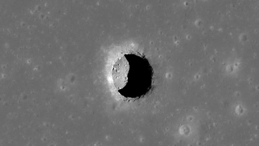 Фото - НАСА нашло на Луне пещеры с комфортной для жизни температурой