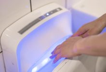 Фото - Эксперимент показал, что сушилки для рук в общественных туалетах кишат бактериями
