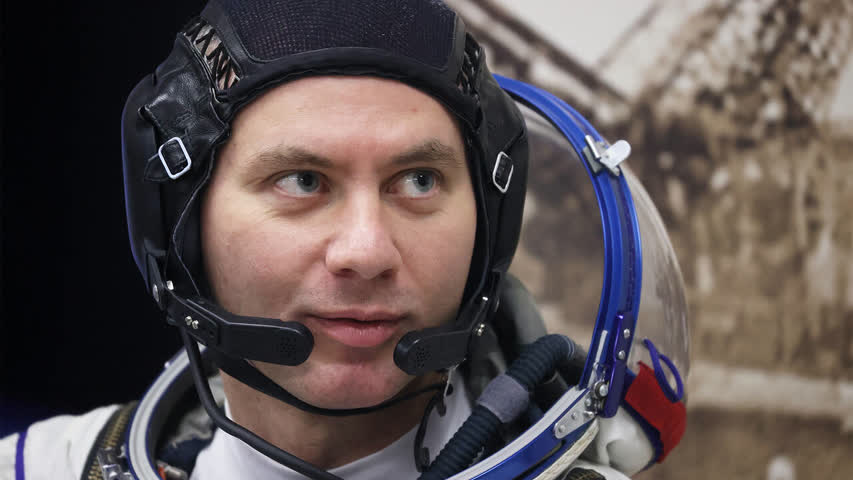 Фото - «Роскосмос» досрочно завершил выход Артемьева и Матвеева в открытый космос
