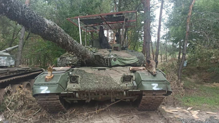 Фото - В зоне проведения СВО заметили Т-90М с дополнительной защитой