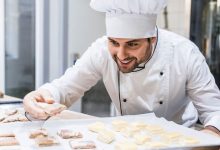 Фото - В РАН сомневаются в том, что повара должны готовить в перчатках
